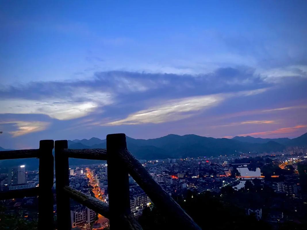 武汉哪里有服务好的桑拿_武汉桑拿店_武汉桑拿推荐